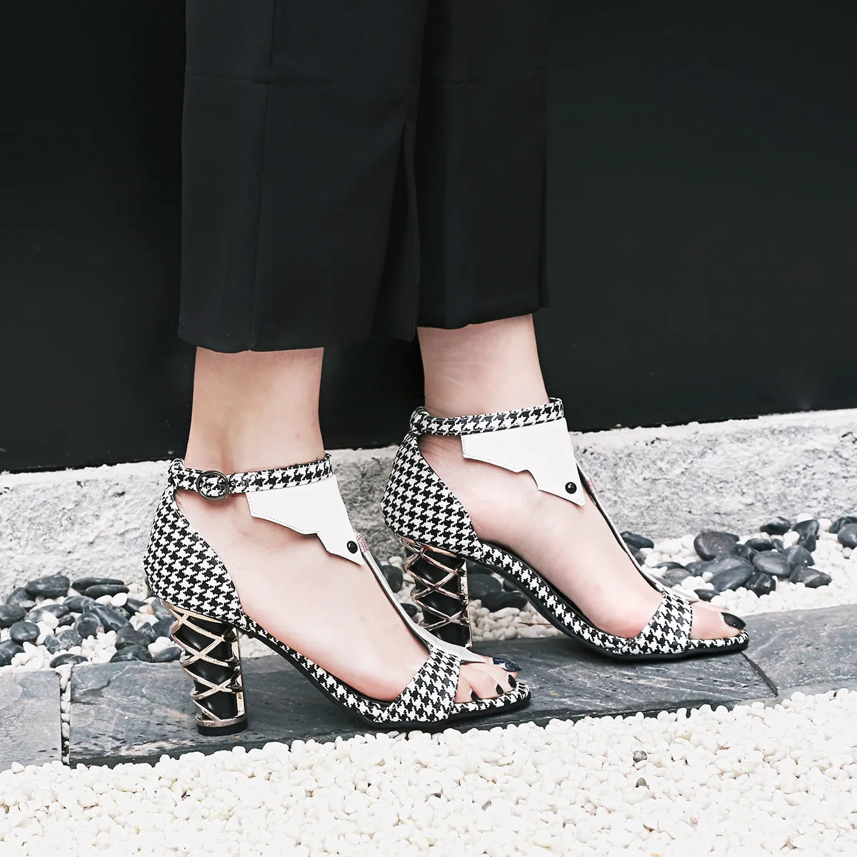 Bigsizeheels Houndstooth open-toe thick heel sandals -Black/White
