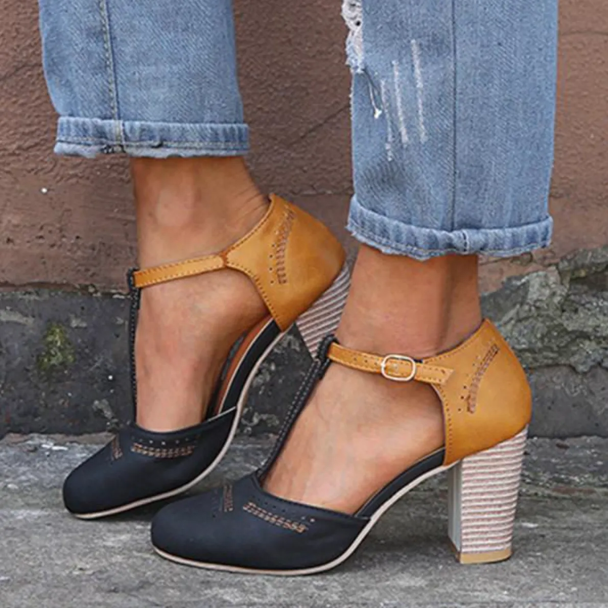Comelyy Retro round toe color block T buckle women's shoes