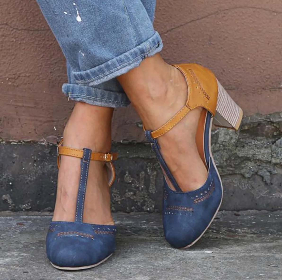 Comelyy Retro round toe color block T buckle women's shoes