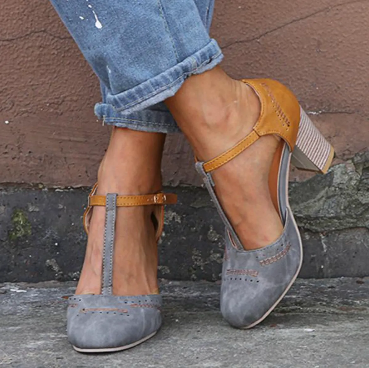 Comelyy Retro round toe color block T buckle women's shoes
