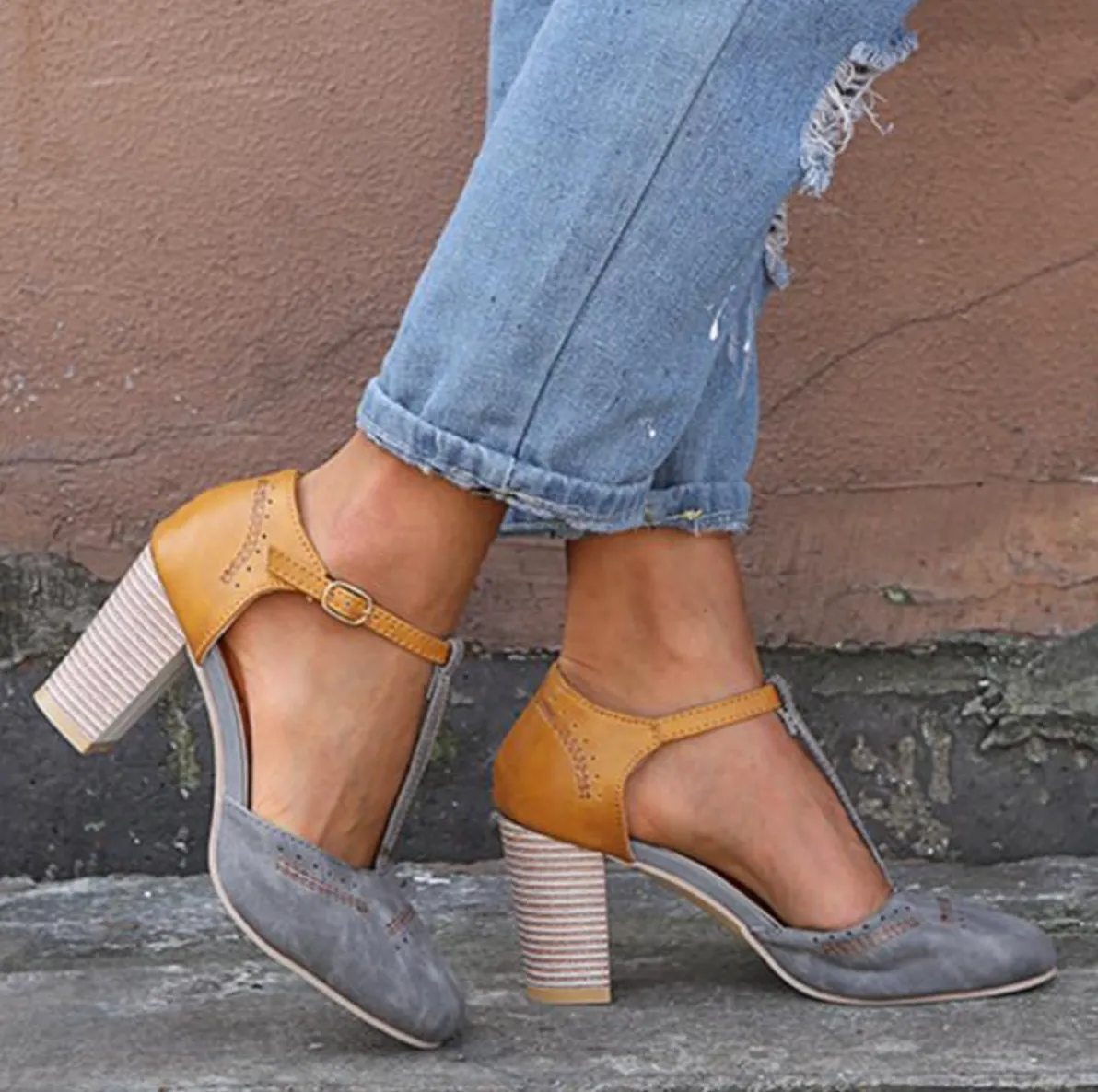 Comelyy Retro round toe color block T buckle women's shoes